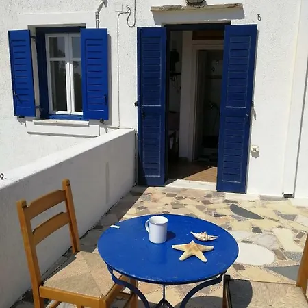 Captain's Andrew Hide Away Holiday home *